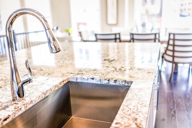 Undermount stainless sink on granite countertop
